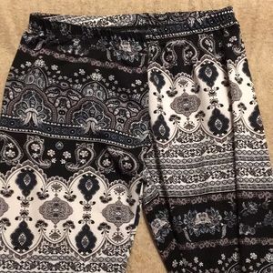 patterned leggings